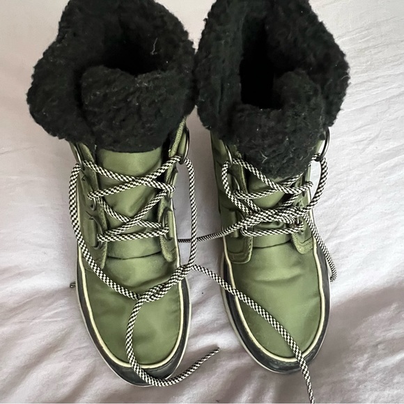 WOMEN'S SOREL EXPLORER CARNIVAL BOOT Waterproof winter snow boots 7.5 - Picture 2 of 9